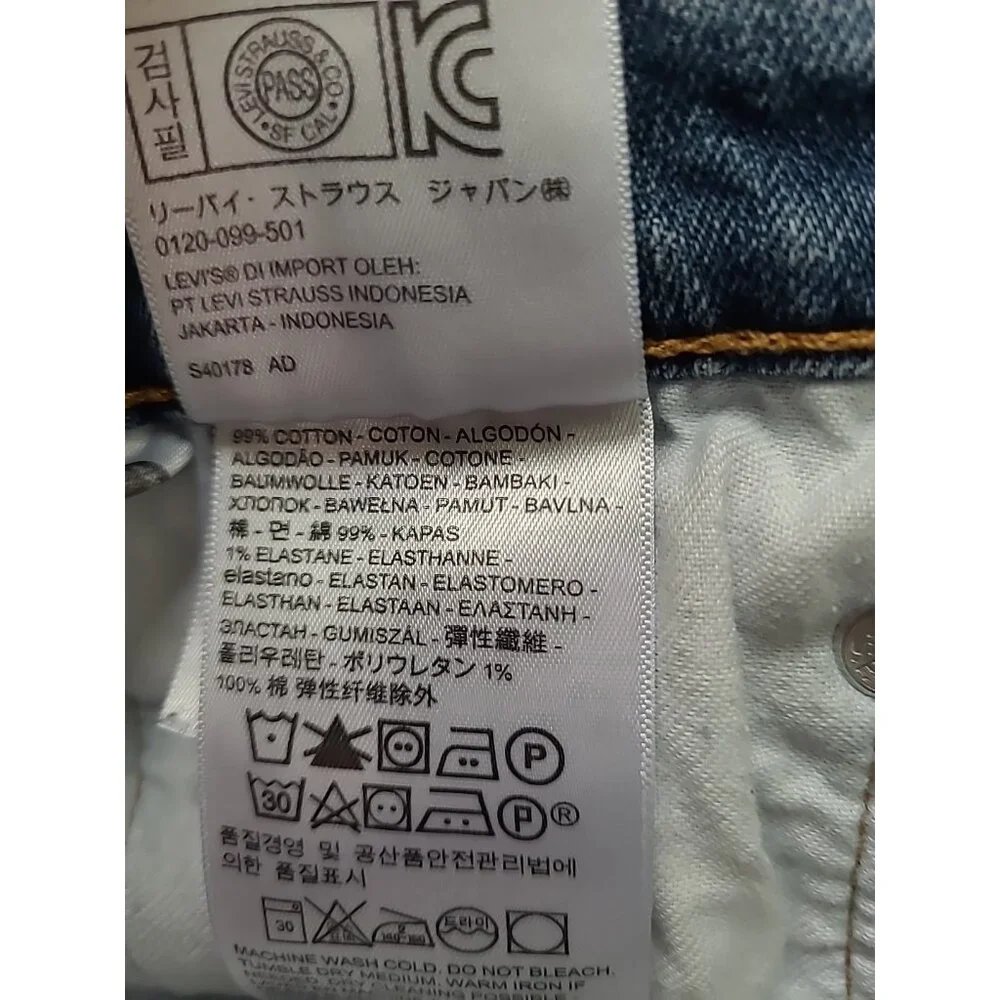 Levis levi’s 527